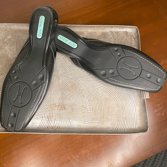 Black leather Cole Haan loafer mules with contrast stitching - Picture 5 of 7